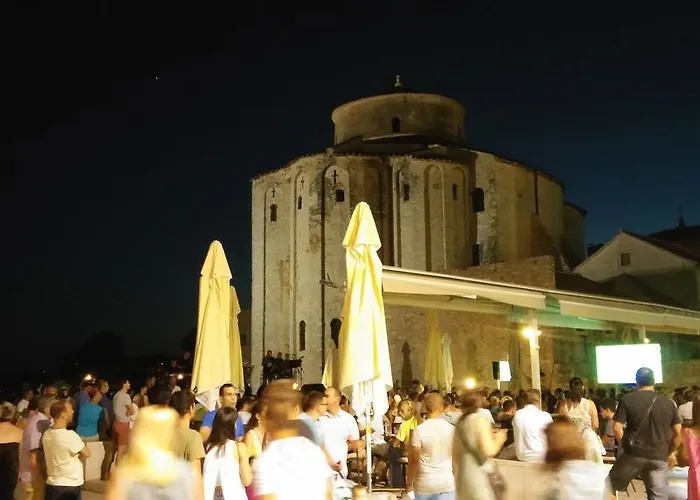 莱尼宾馆 招待所 扎达尔