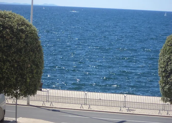 레니 룸스 게스트하우스 자다르